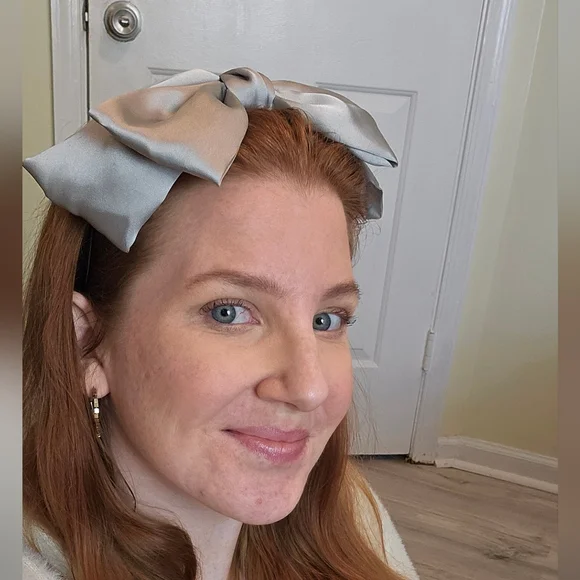 Silver-Gray Oversized Statement Bow Headband - Picture 7 of 7